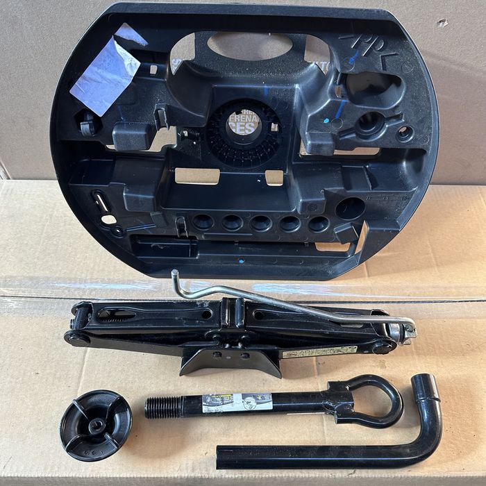 Органайзер в запаску Рено Лагуна 3 комплект домкрат крюк балонник