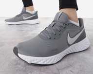 Кросівки жіночі nike