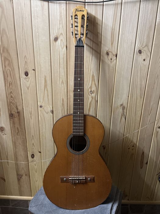 Продам класичну гітару