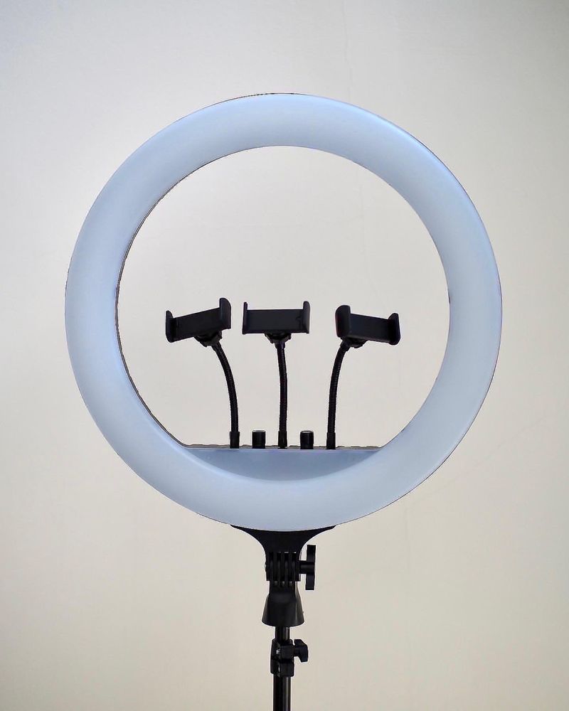 Кольцевая профессиональная лампа RL-18 диаметр 45см