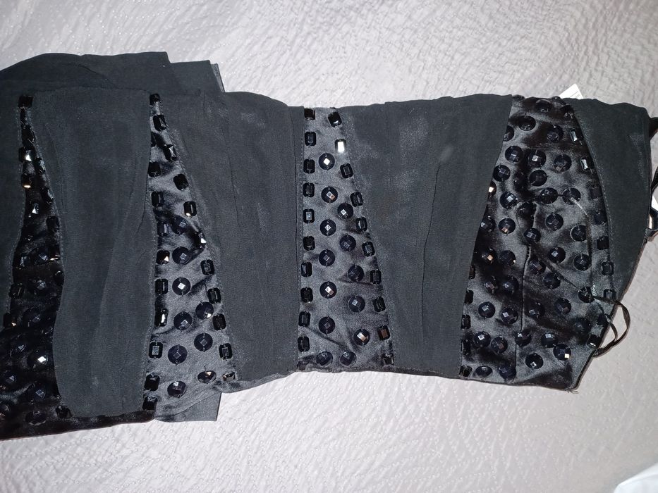 Czarna sukienka elastyczna 36