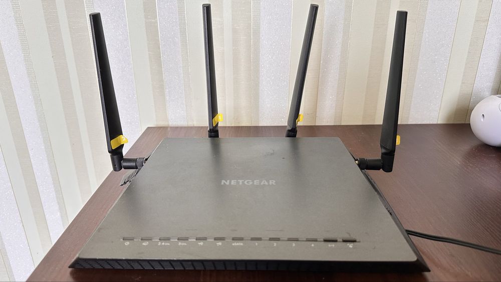 Маршрутизатор Netgear Nighthawk X4 (R7500)