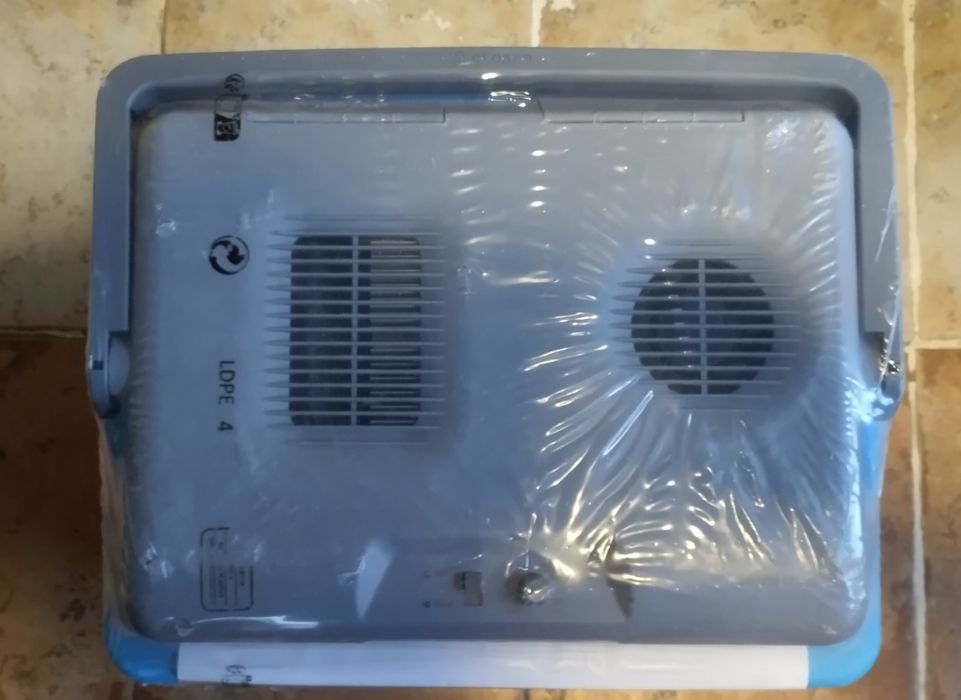Geleira eléctrica rocktrail nova selada funciona a 12V ou 220 .V