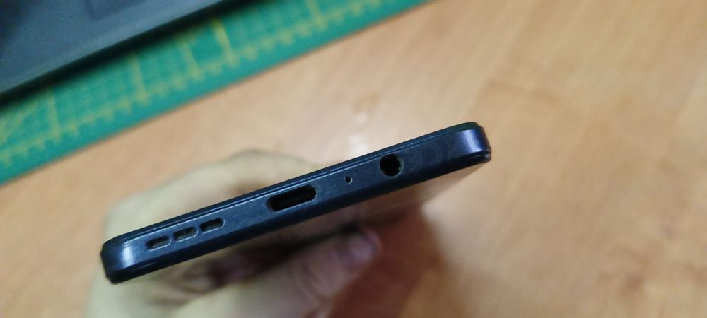 Motorola g84 5G -uszkodzona