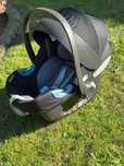 Sprzedam fotelik Cybex Aton M i-Size/Pepper Black-dark grey