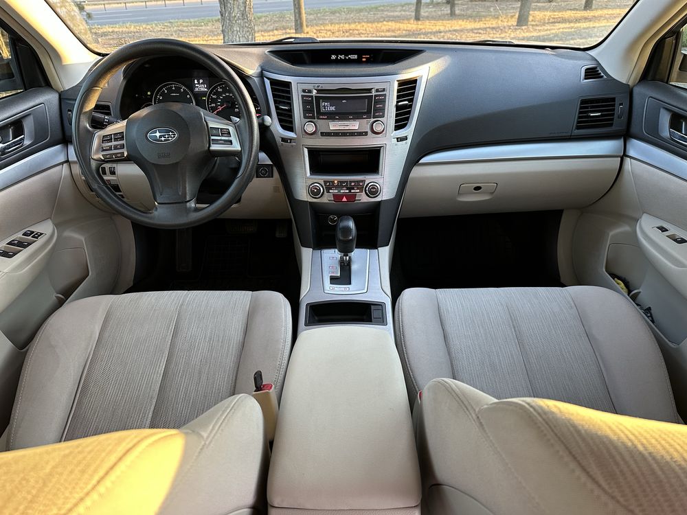 Продам Subaru Legacy 2013 2014 2.5 газ/бензин шикарное состояние