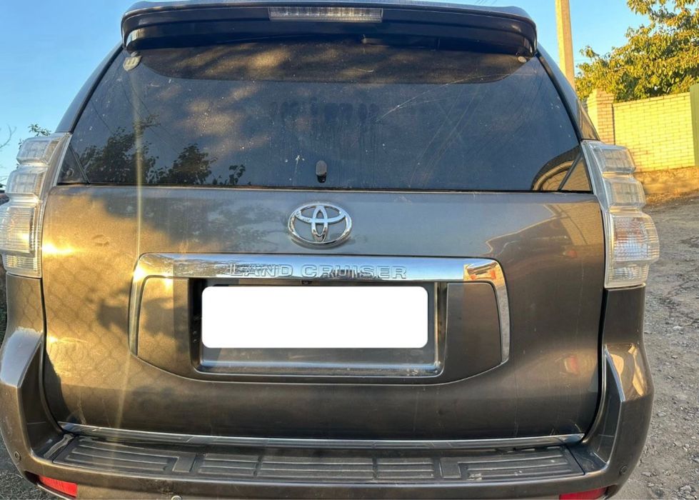 ПРОДАМ КОМПЛЕКТ ДЕТАЛЕЙ TOYOTA LC PRADO 150. (Ляда, двері,задні стопи)