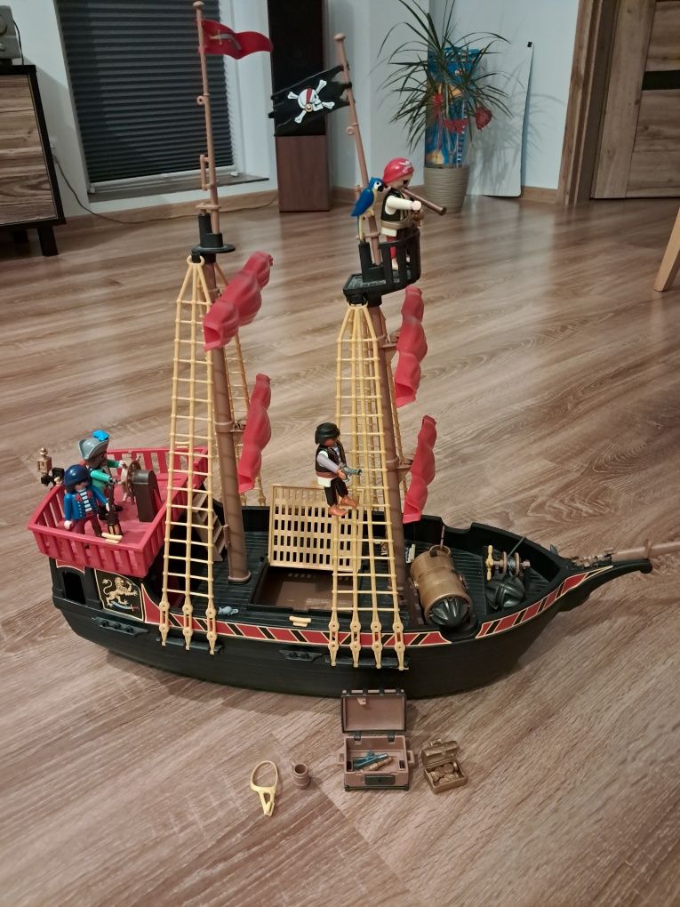 Mega statek piracki Playmobil na kółkach ruchome elementy