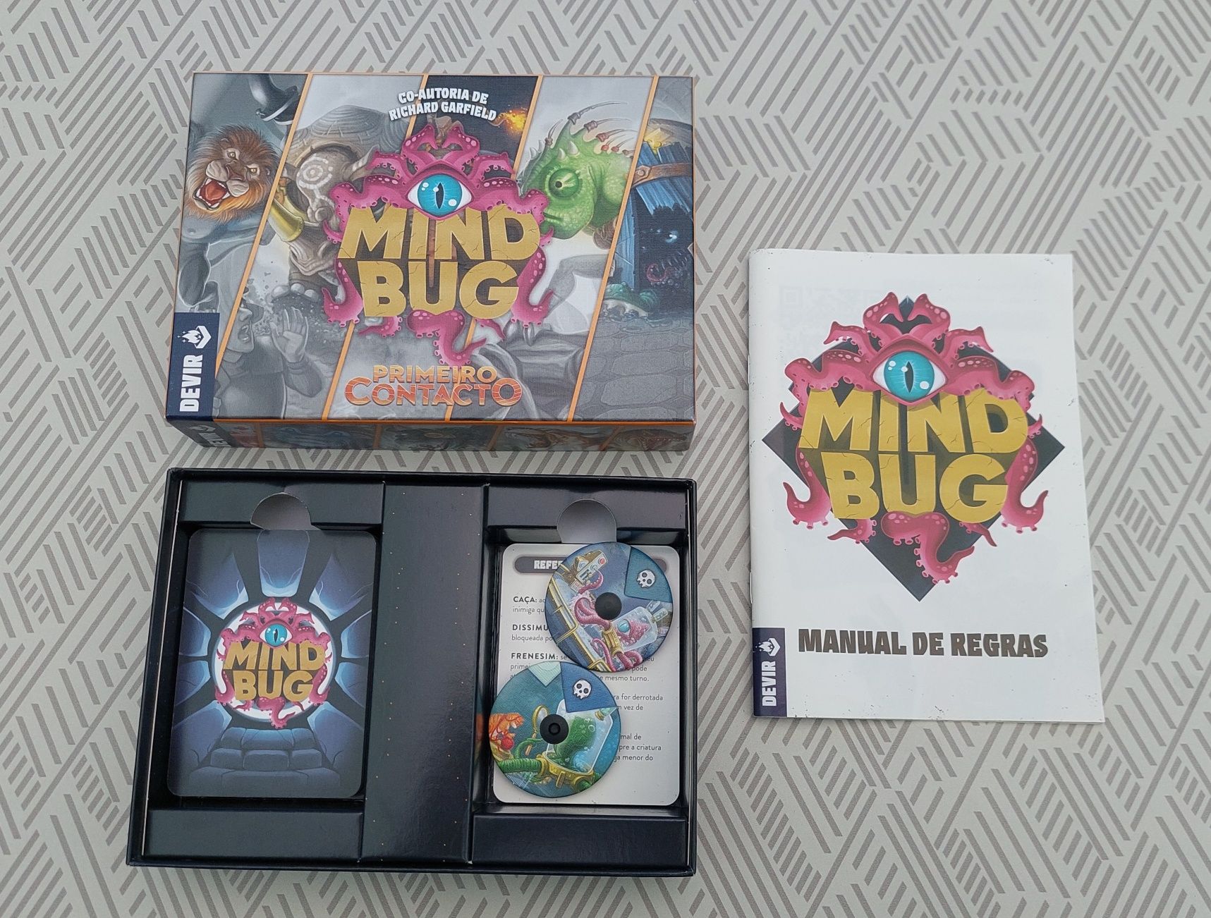 Jogo Mindbug: Primeiro Contacto
