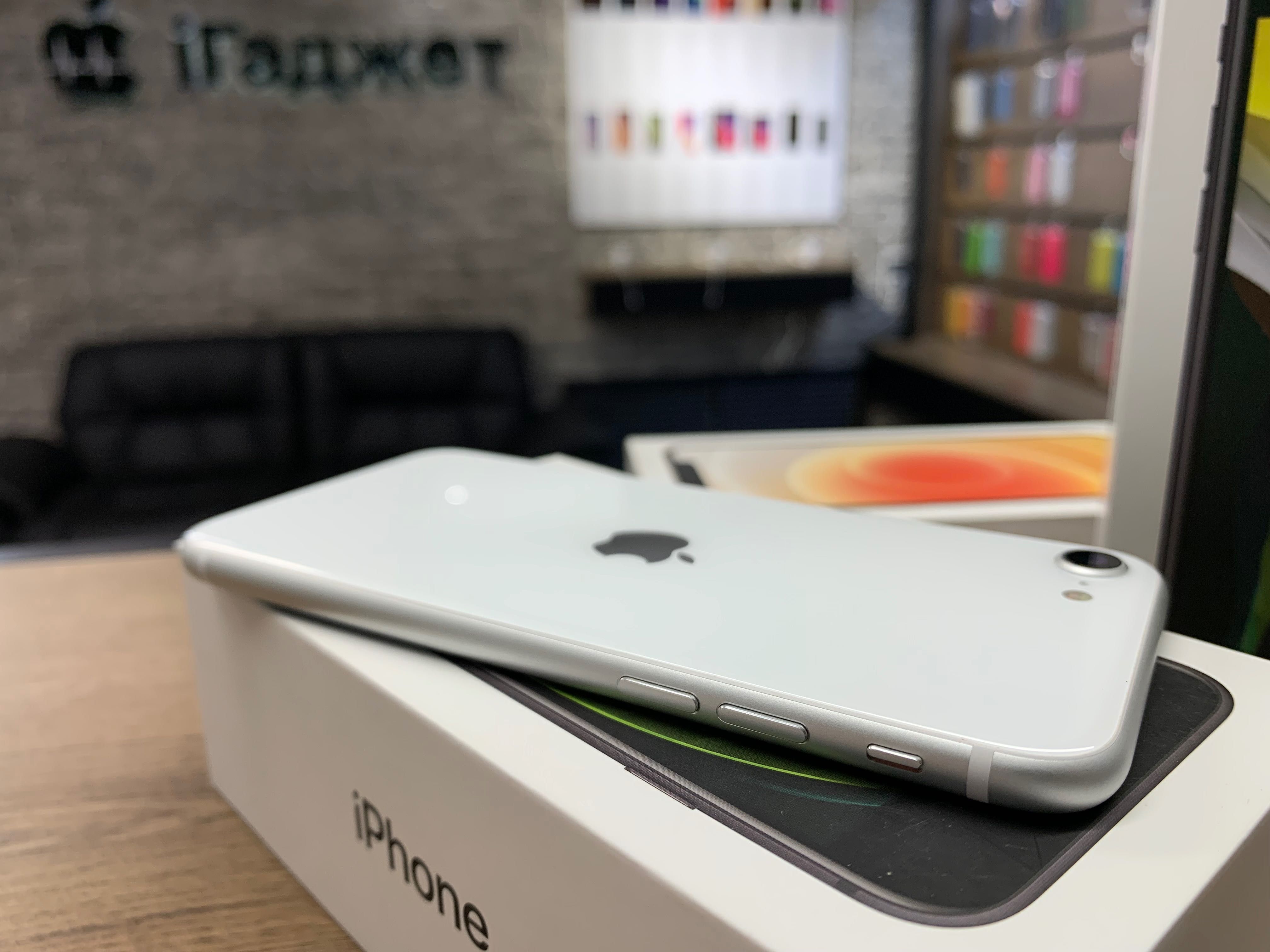 iPhone SE 2020 128GB (White) Neverlock. Кредит. Гарантія !