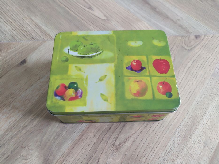 Piękna puszka do przechowywania