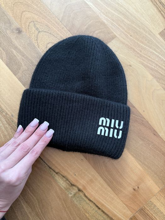 Nowa czapka zimowa miu czarna