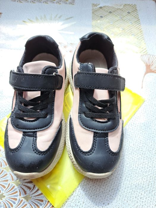 4 пары кроссовок 31 размер