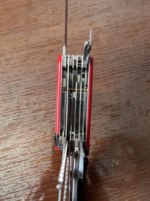 Ніж victorinox swisschamp Новий!