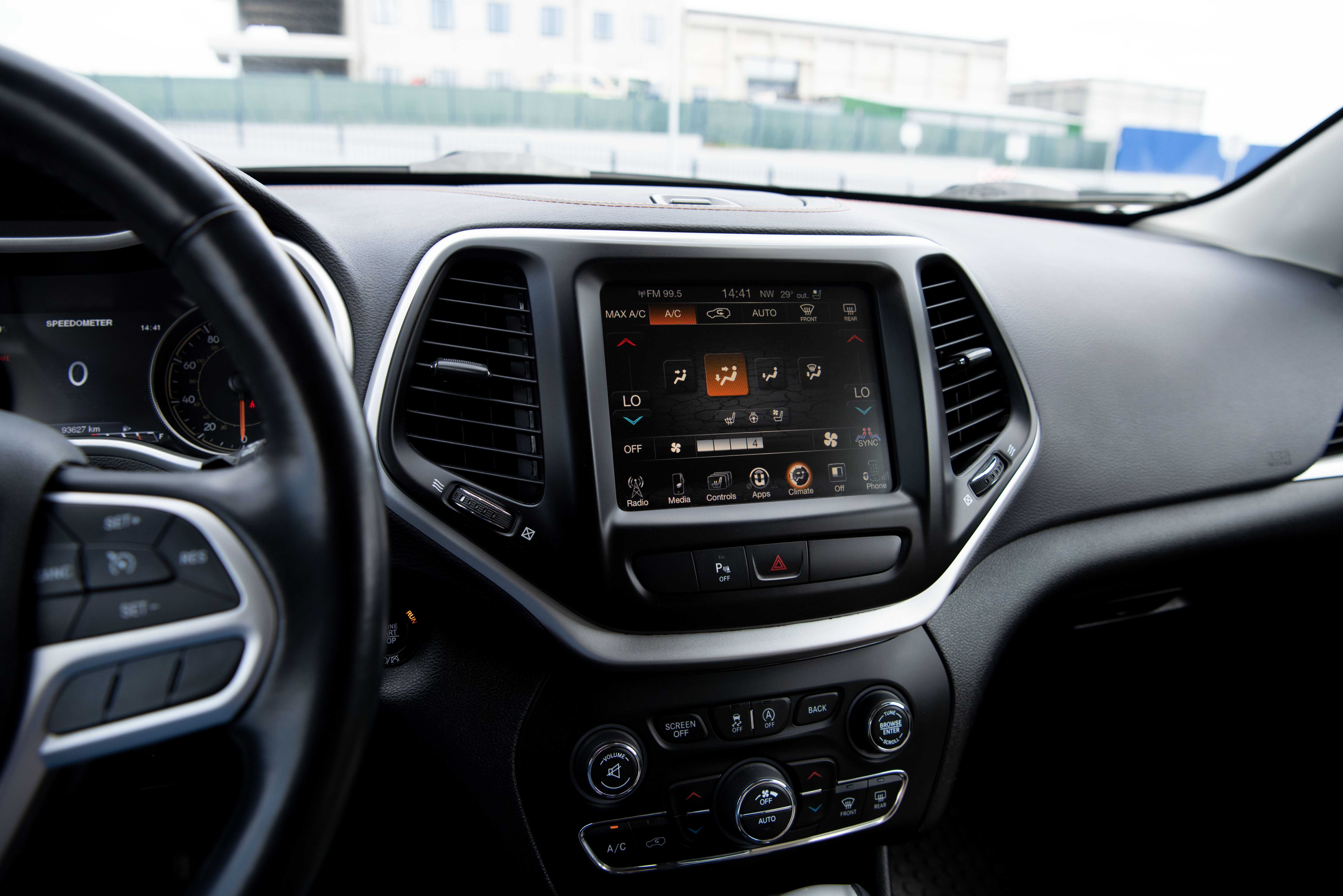 Jeep Cherokee KL 3.2 повний привід з цілою безпекою