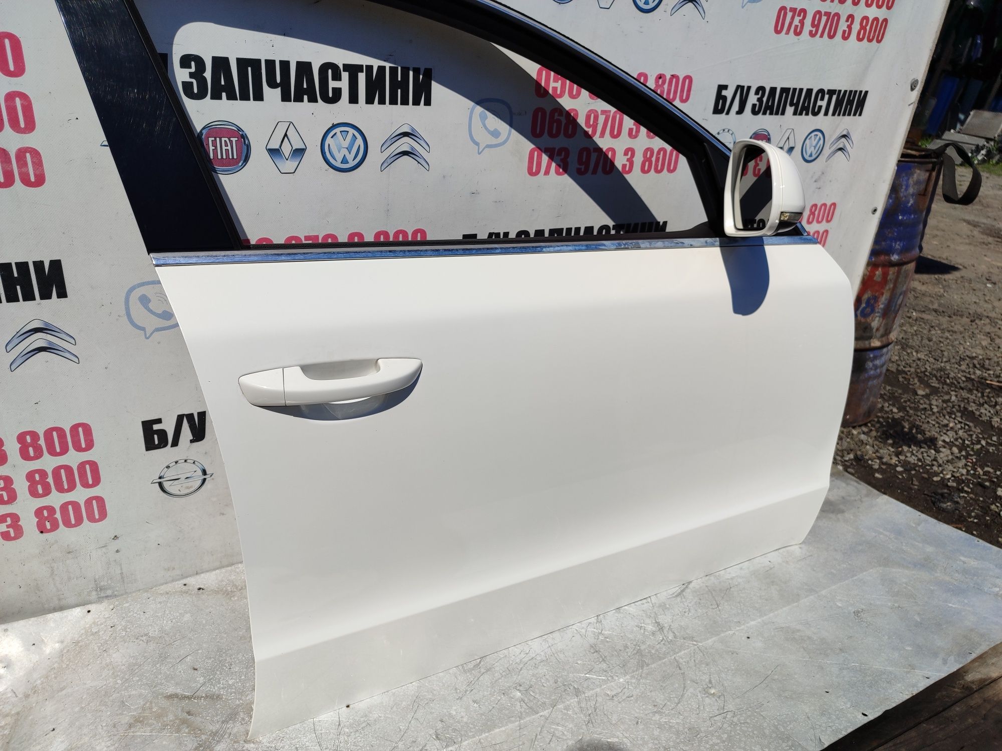 Дверка передня права Skoda Superb колір білий