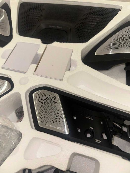 Bowers&Wilkins BMW X5 G05,X7 G07 комплект сіток з підсвіткою салону