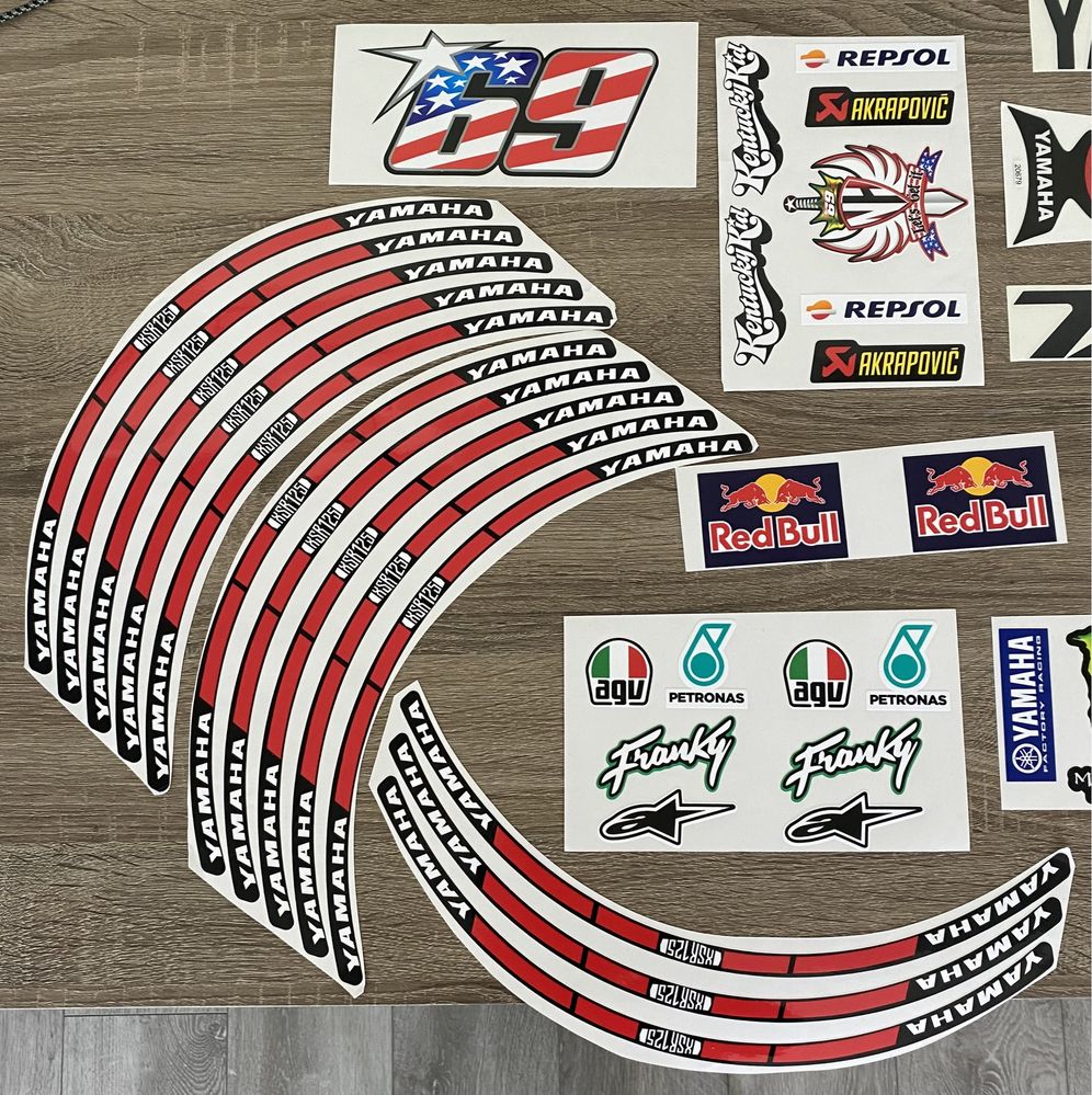 Autocolantes Yamaha, Red Bull, Repsol, Monster…