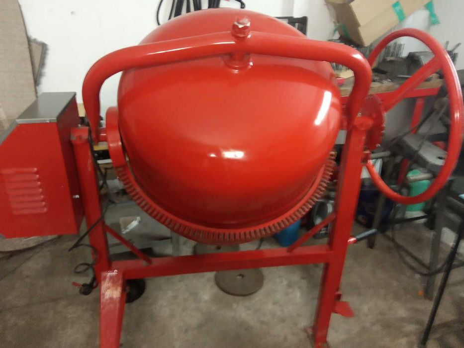 Betoniarka Defro na 230v moc 1100w