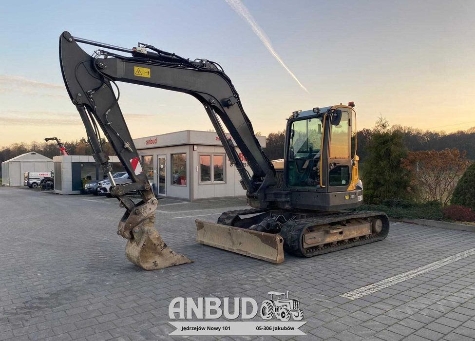 Koparka gąsienicowa Volvo ECR88D jak Kubota 8 t