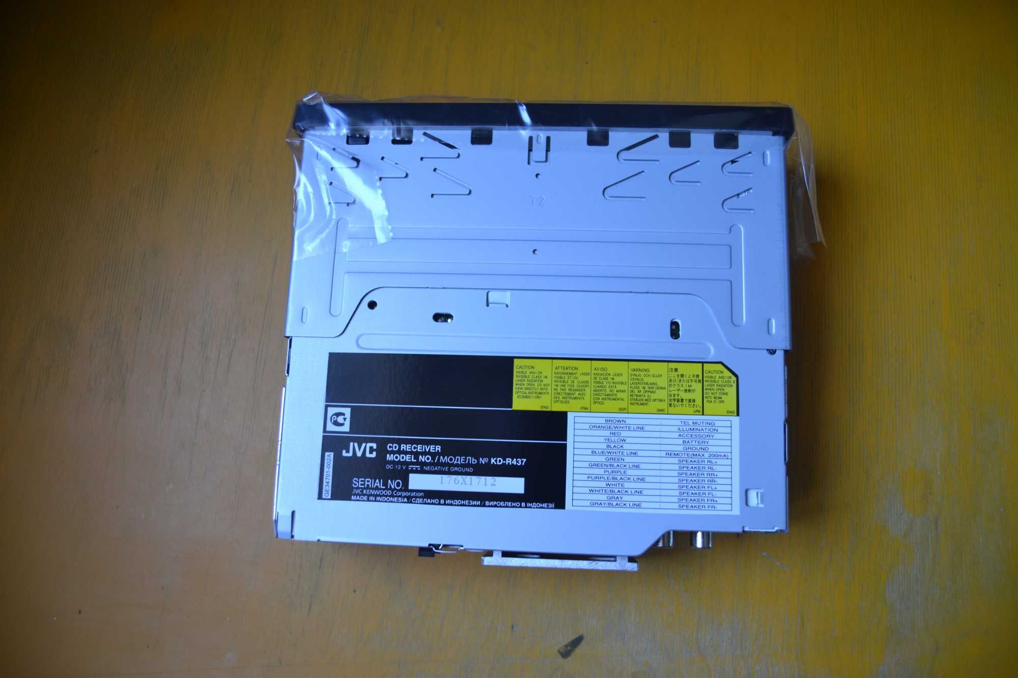 Авто магнитола JVC KD-R437! AUX, USB, CD, MP3! Новая! Без панели!!!