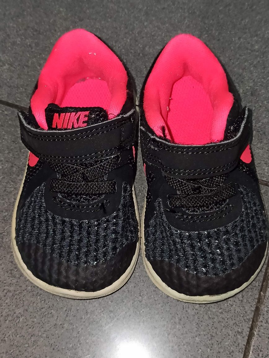 Sapatilhas Nike revolution 4 n° 18,5 como novas