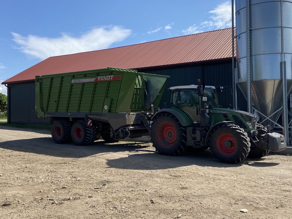 Zbiór traw przyczepą samozbierajaca fendt 75