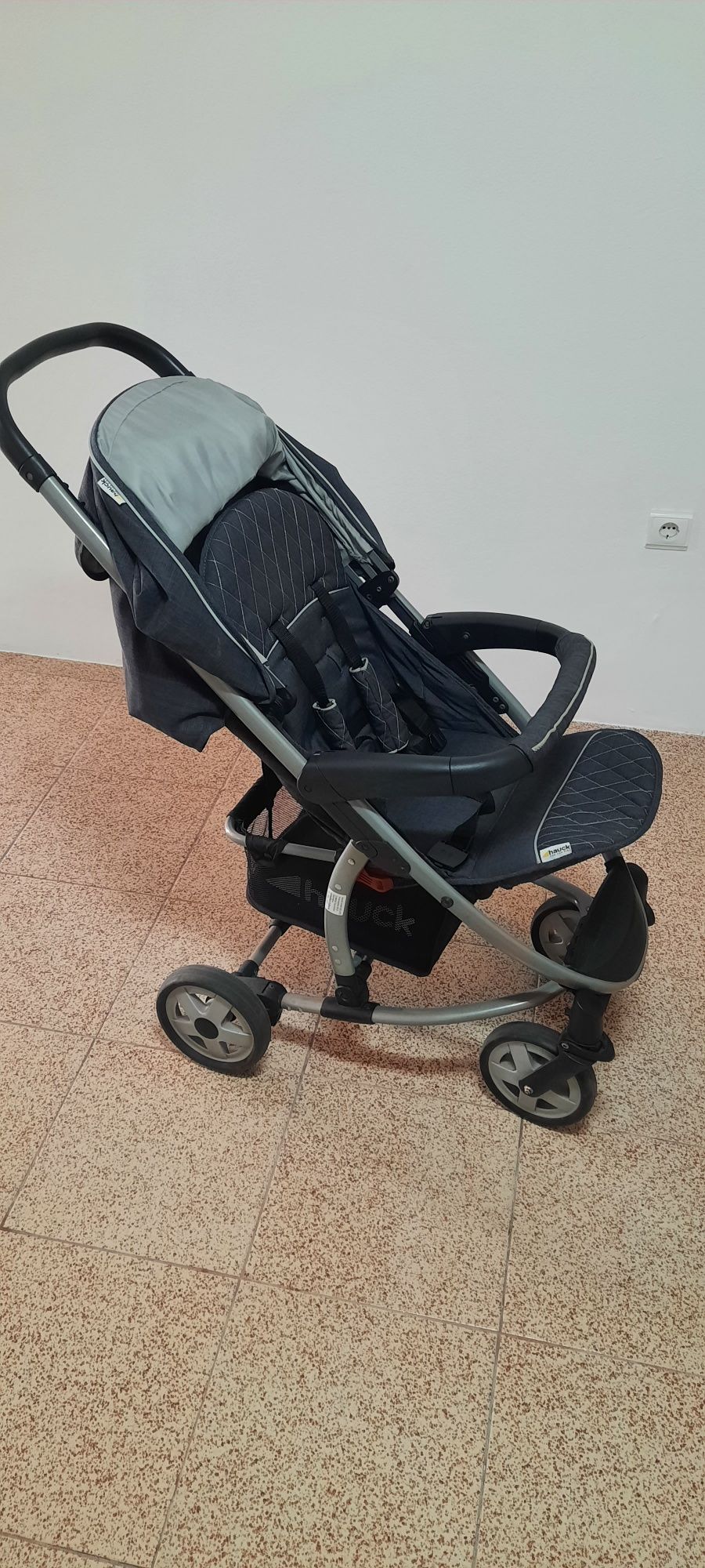 Carrinho, Alcofa e ovo para bebé