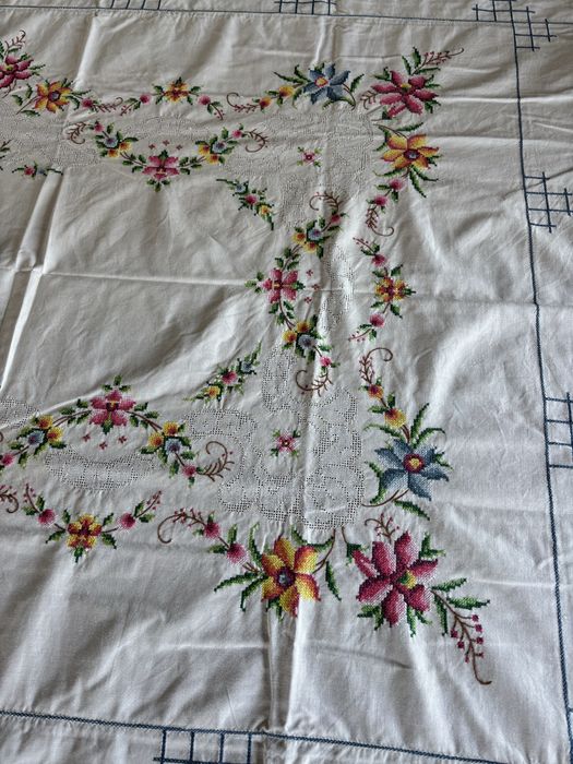 Toalha de mesa ponto cruz feito à mão 248x160