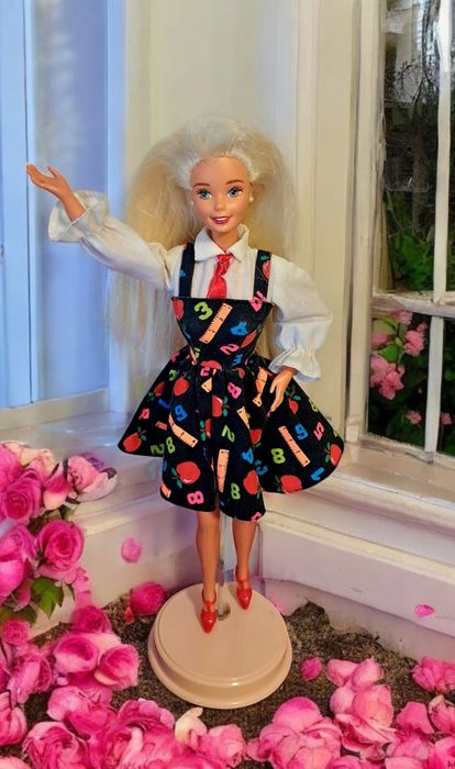 Лялька Барбі вінтаж, Barbie teacher 1995