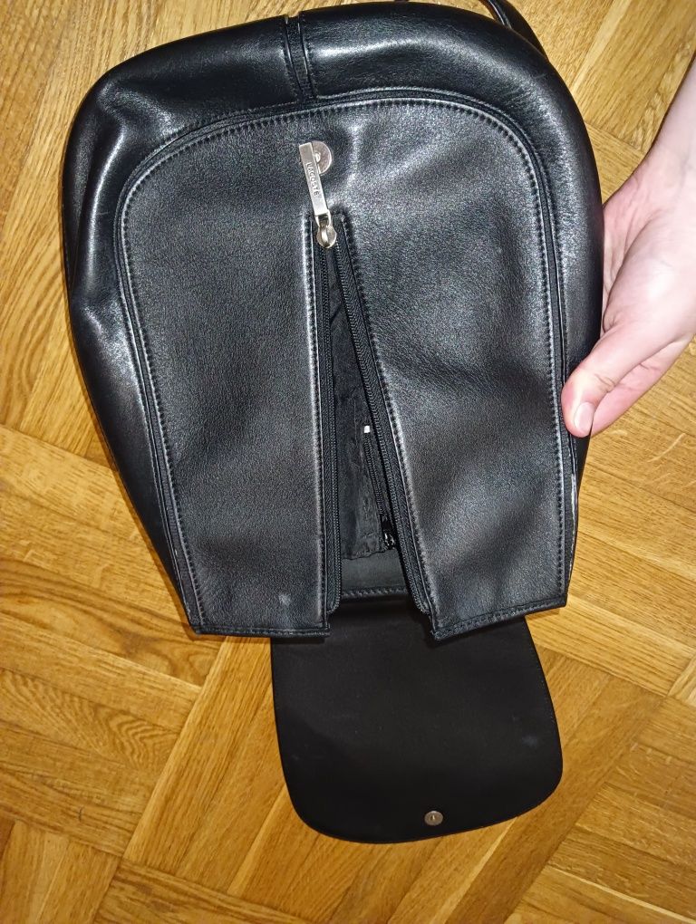 Шкіряний чорний рюкзак