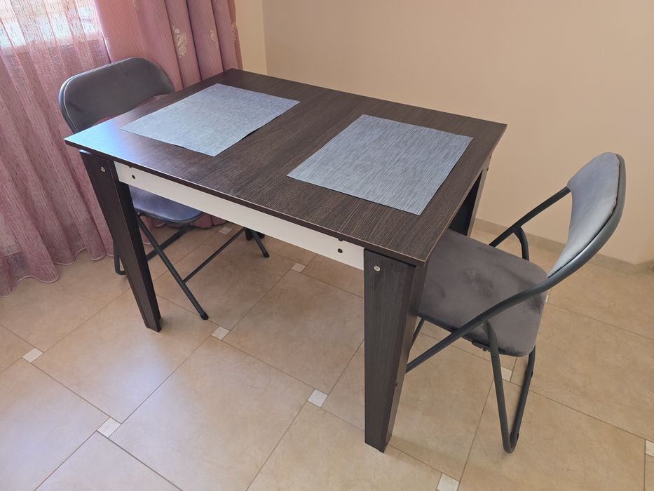 Стол обеденный + 2 стульчика складных