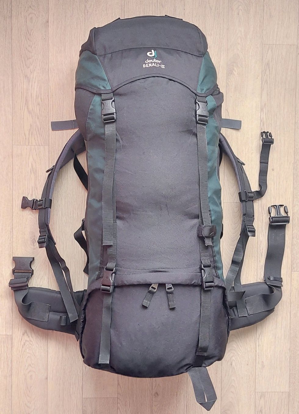 Рюкзак б/у Deuter Denali-ll 70L с дождевиком (Germany)