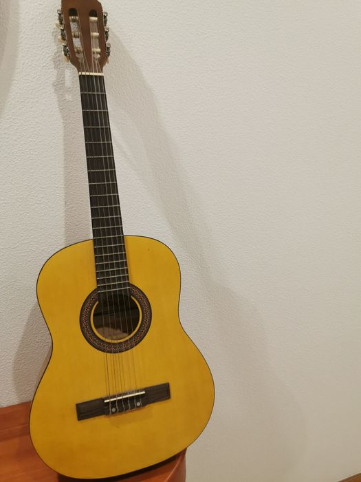 Guitarra em estado novo