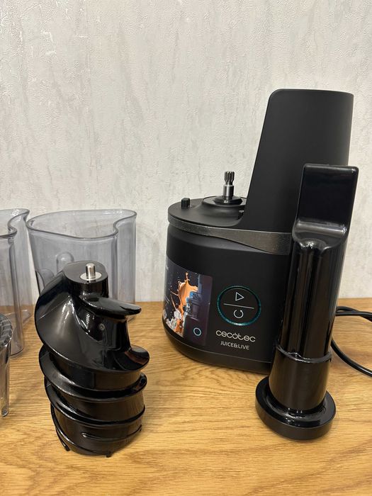 Шнековая соковыжималка Cecotec juice&live 3000 easyclean