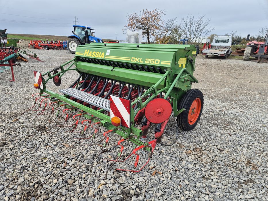 Hassia DKL 250 siewnik zbożowy 2.5m amazone d8 d7 Ścieżki Znaczniki
