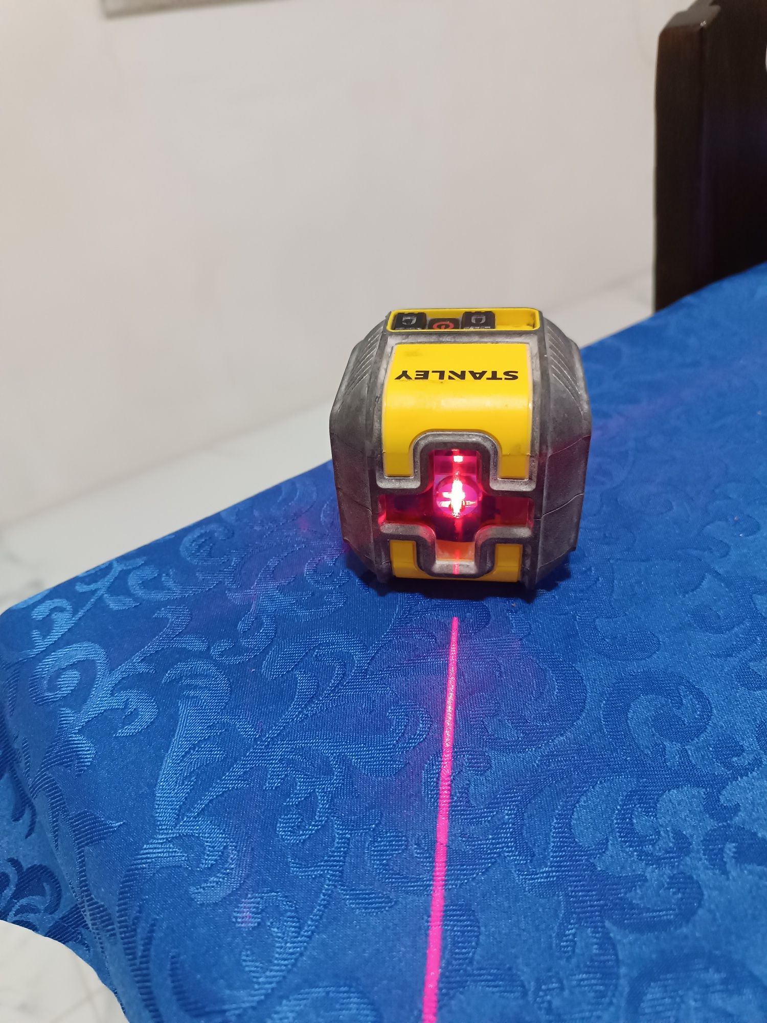 Vendo laser a trabalhar