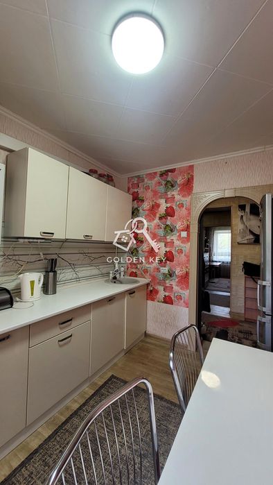 Продаж 4-кімнатної квартири на пл.Артема