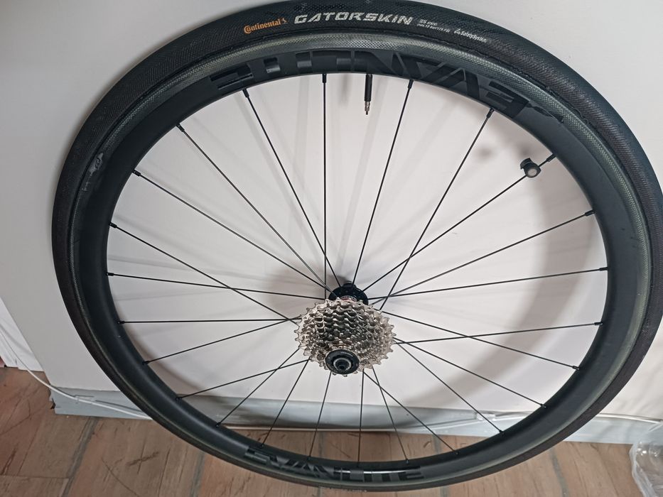 Sprzedam tyle koło evenlite karbonowe