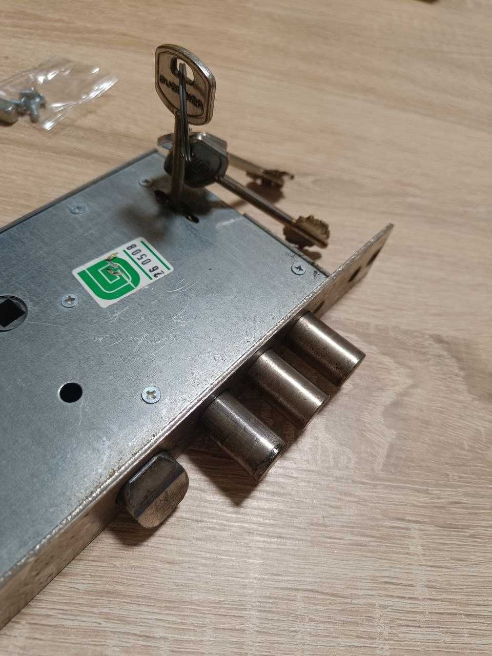 Дверний замок Guardian 30.15 (77 мм)