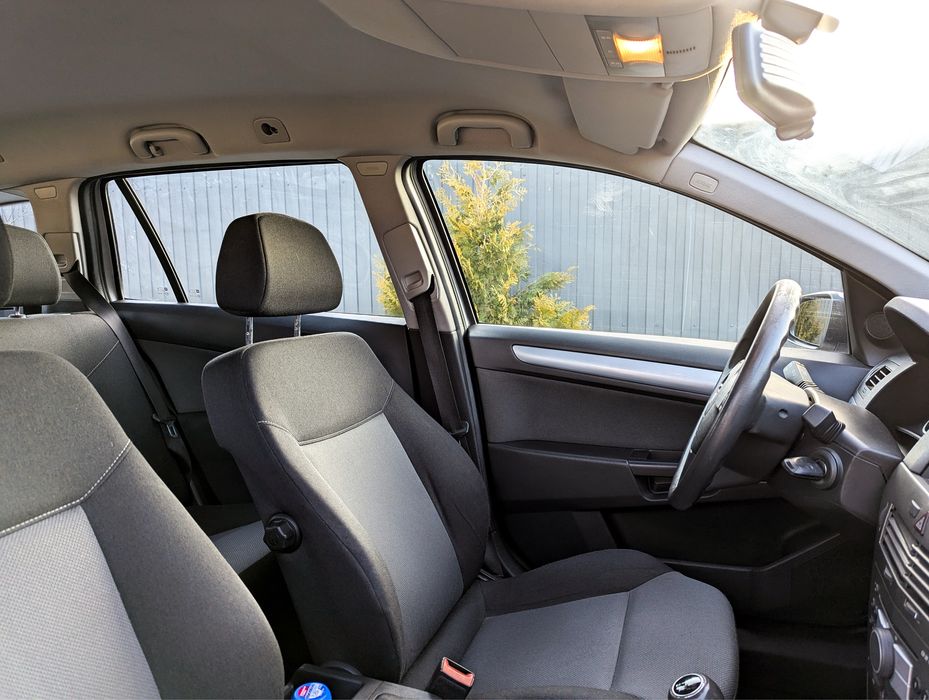 Опель астра h.