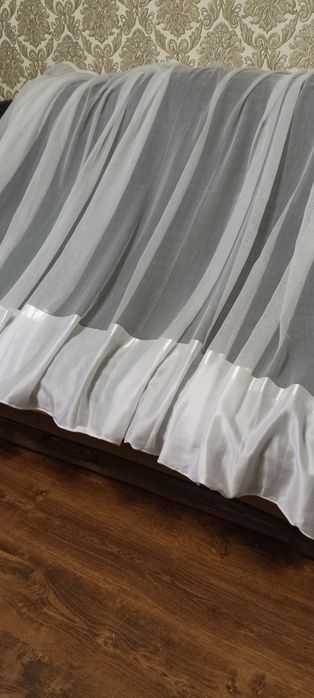 Продам нові  короткі готові пошиті тюлі ( ширина 5 м і 4,5 м)