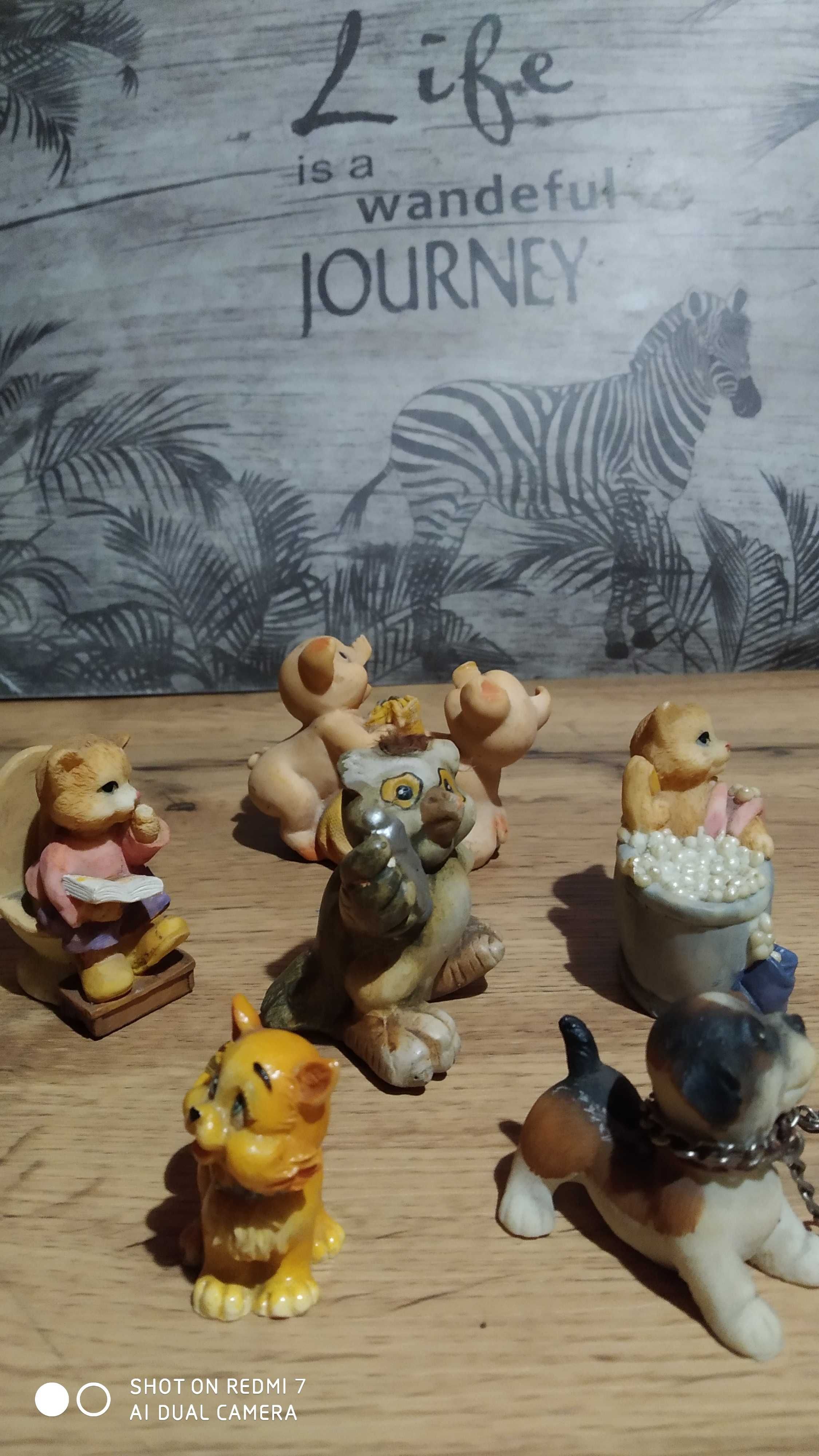 Figurki ceramiczne pamiątkowe