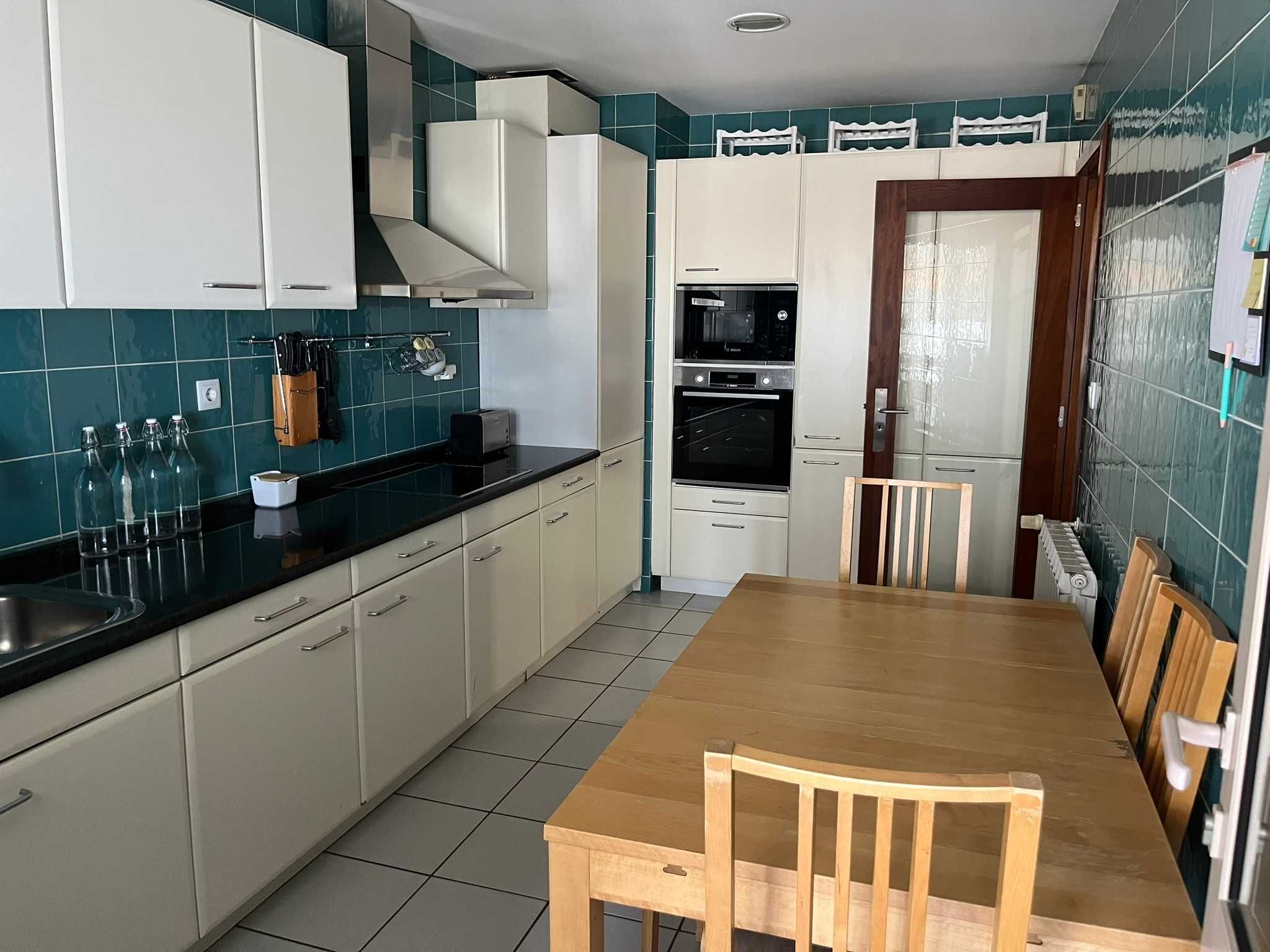 Arrenda-se T4 com garagem na Quinta da Romeira - Coimbra
