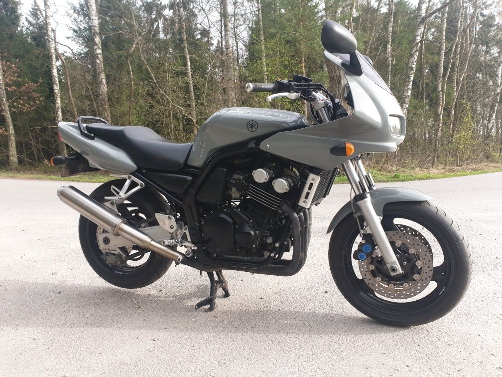 Yamaha Fzs 600 Fazer doinwestowany