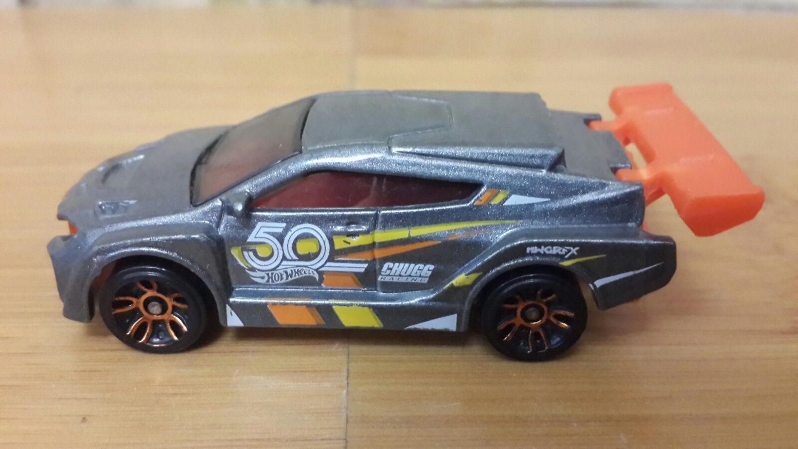 Машинка hot wheels