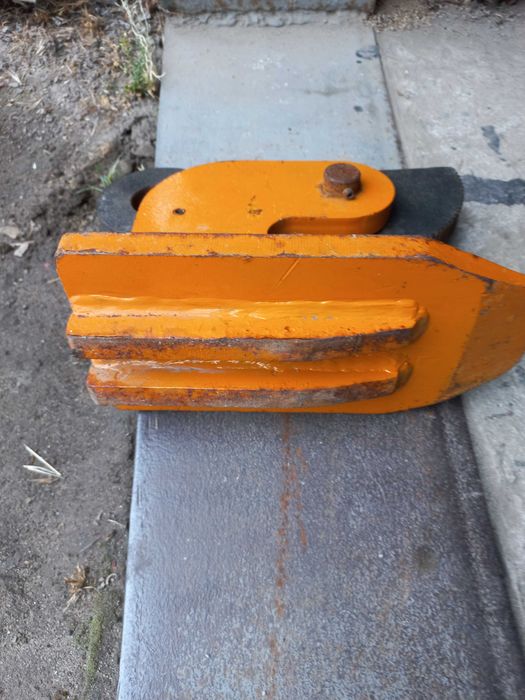 Захват по металу 2,5 т.