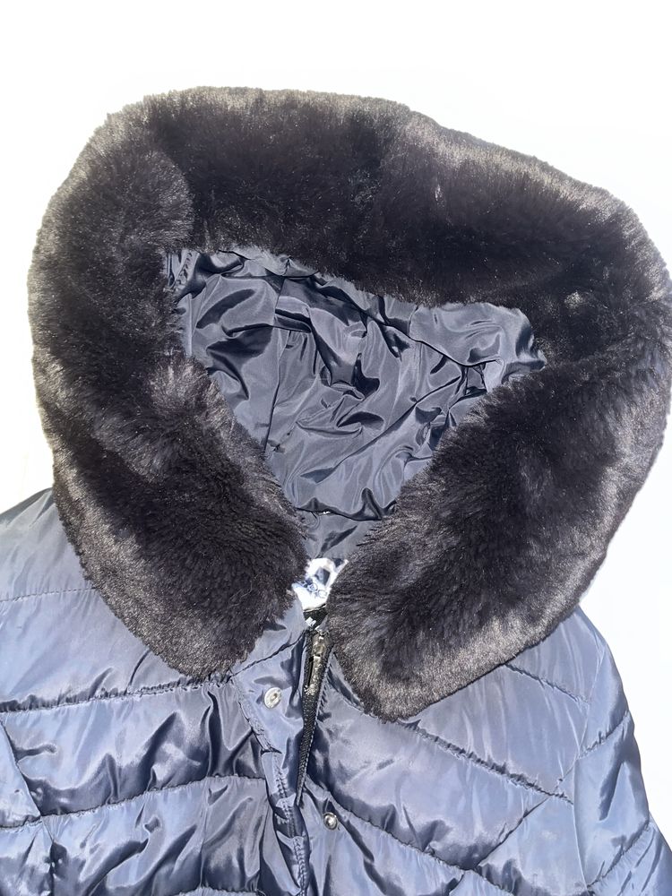 Куртка женская зимняя с меховым капюшоном