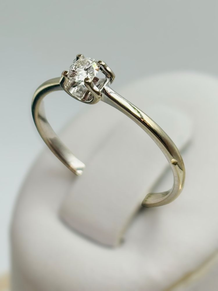 Pierścionek Złoty z Brylantem 0.13ct 585/14k 1.41g roz13 Certyfikat