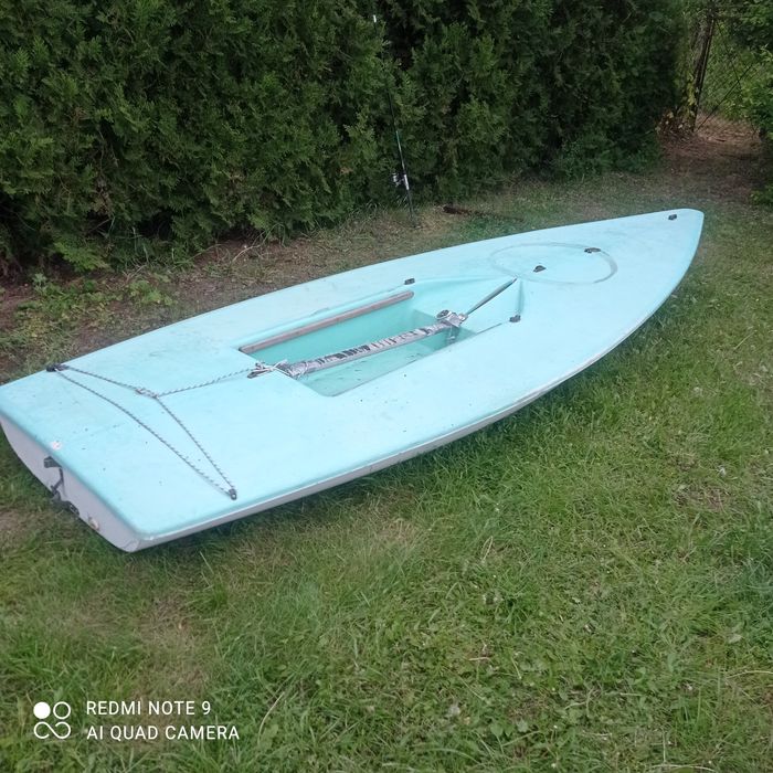 sprzedam łódkę żaglową  brak osprzętu